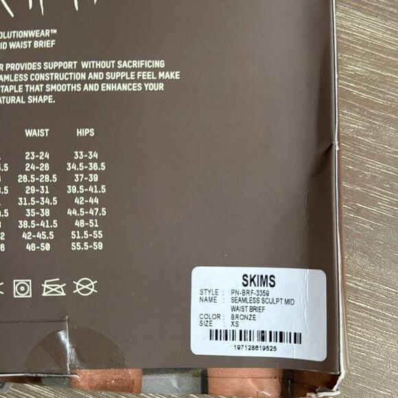 SKIMS SEAMLESS SCULPT MID WAIST BRIEF Bronze XS NWT in packaging - Picture 8 of 9